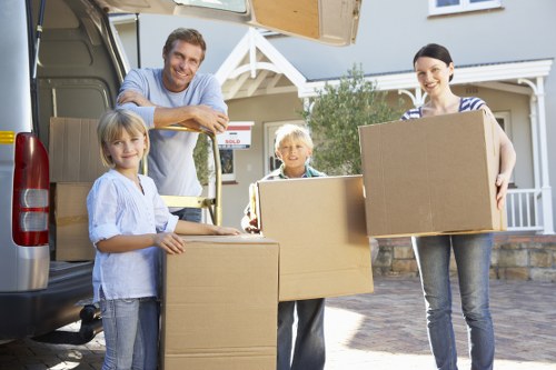 Van transport for furniture and boxes in Canary Wharf