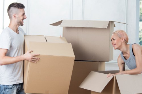 Planning a house move in Canary Wharf with local removalists