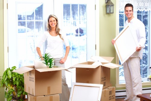 Local moving truck service near Canary Wharf apartments