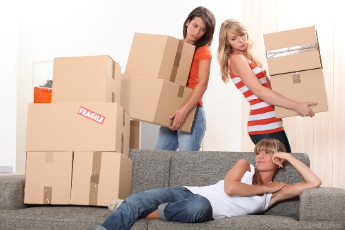 Packing and transport support for office equipment in Canary Wharf