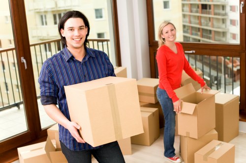 Free quote policy and fair pricing for Removal Companies Canary Wharf